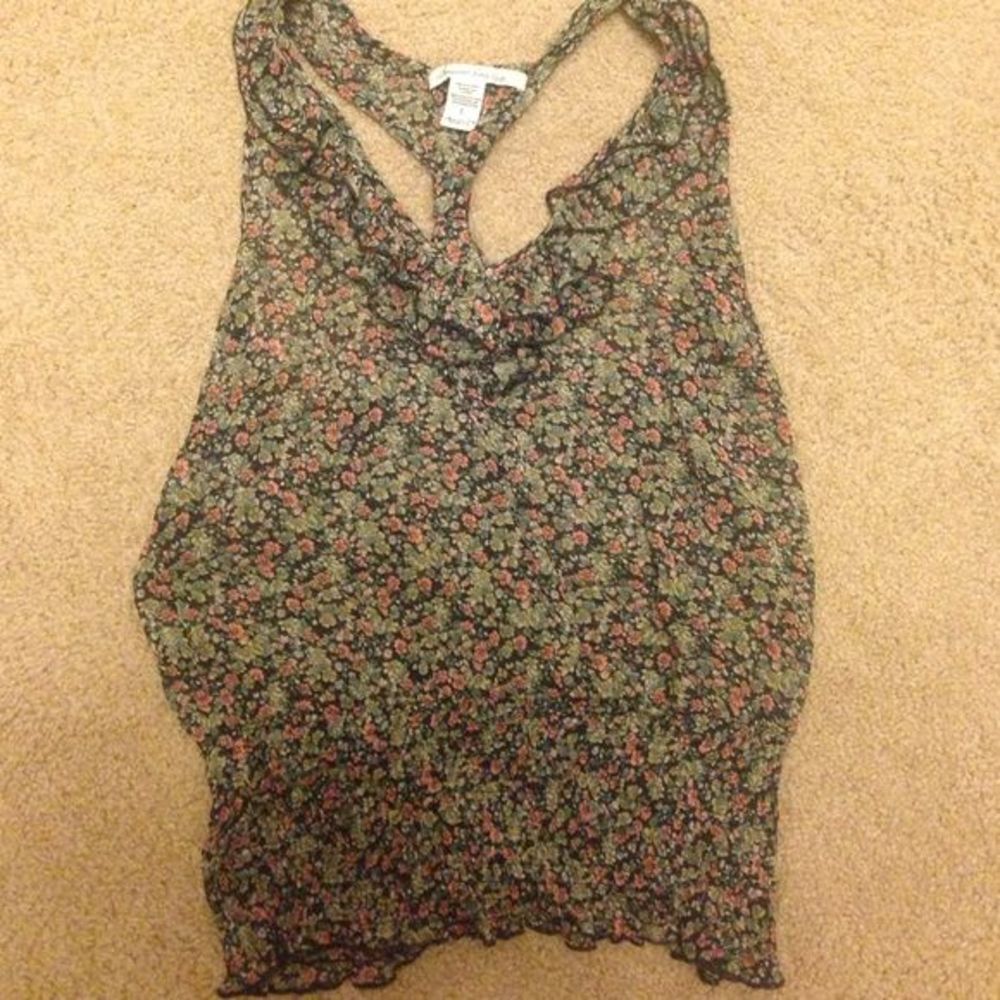 Floral racerback tank top 🌺